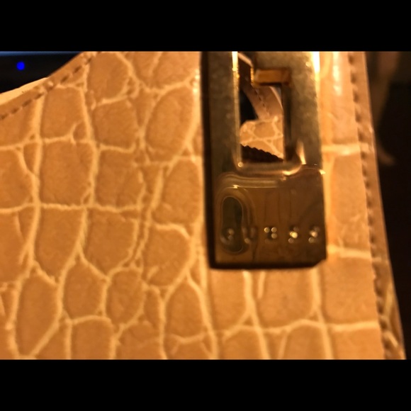 Guess Brand Mustard Yellow Purse - Picture 3 of 6